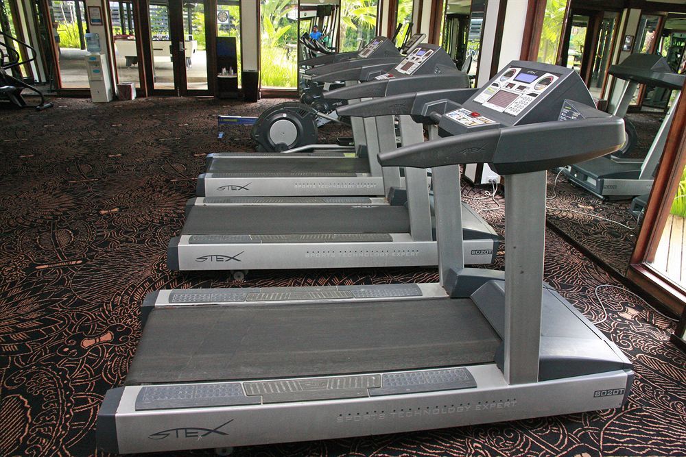 Hotel The Warwick Fiji Korolevu  Zewnętrze zdjęcie Treadmills in a gym
