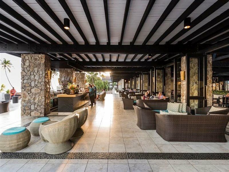 Hotel The Warwick Fiji Korolevu  Zewnętrze zdjęcie The lobby of the hotel